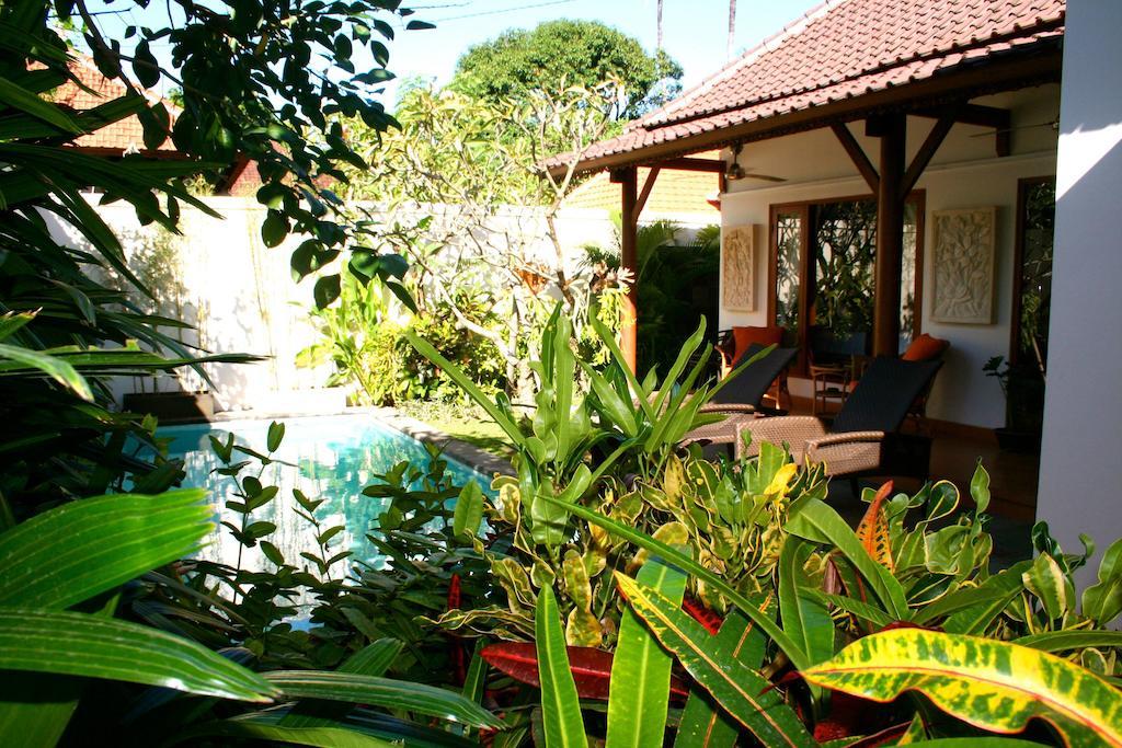 Villa Chinta 1 Sanur Szoba fotó
